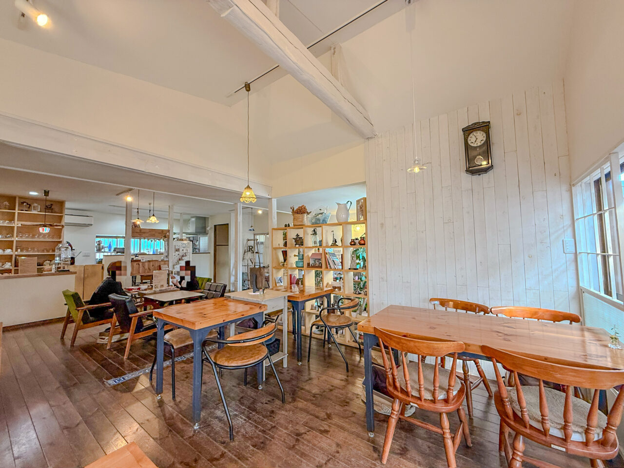 2025年5月 Ron's Cafe Inside the store2