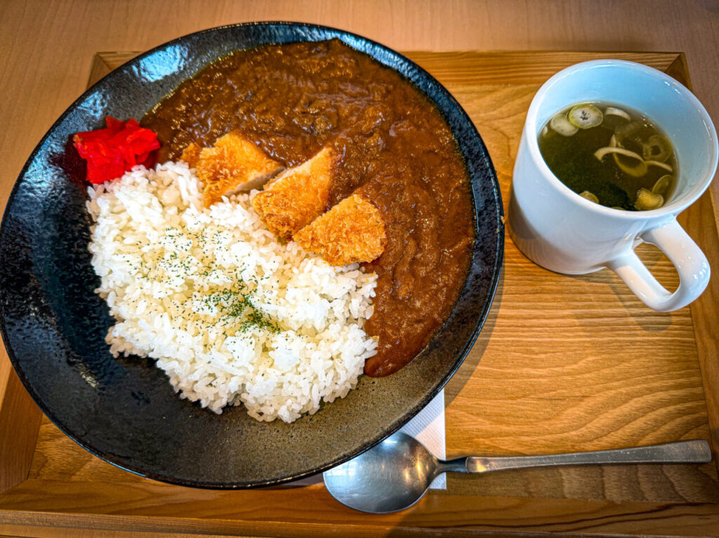 2025年6月 コナモーレ チキンカツカレー