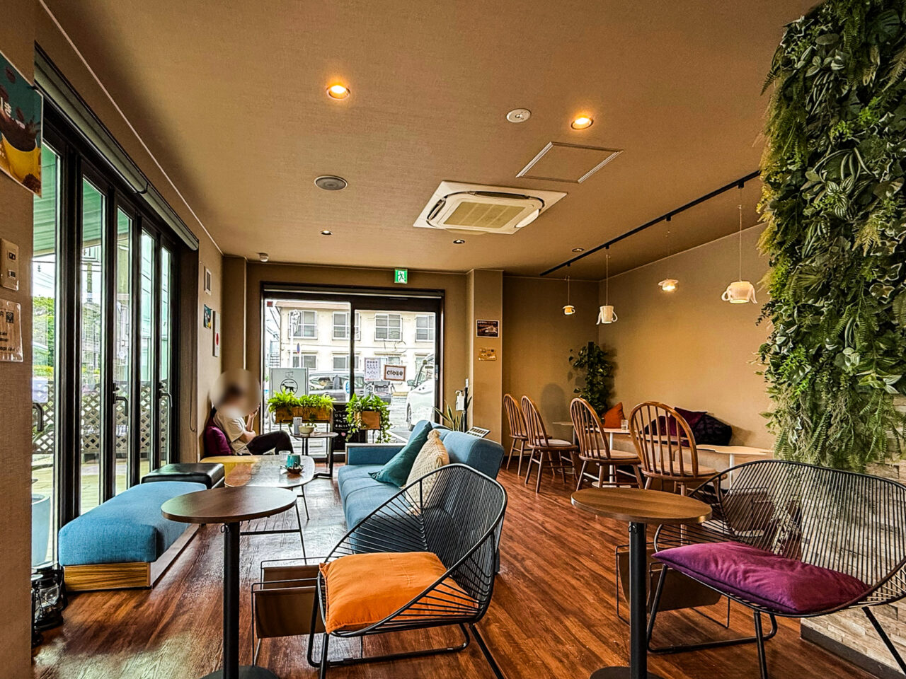 2025年9月 mogu cafe 店内