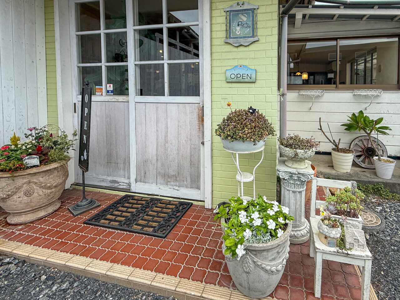 2025年10月 Ron's Cafe 店舗