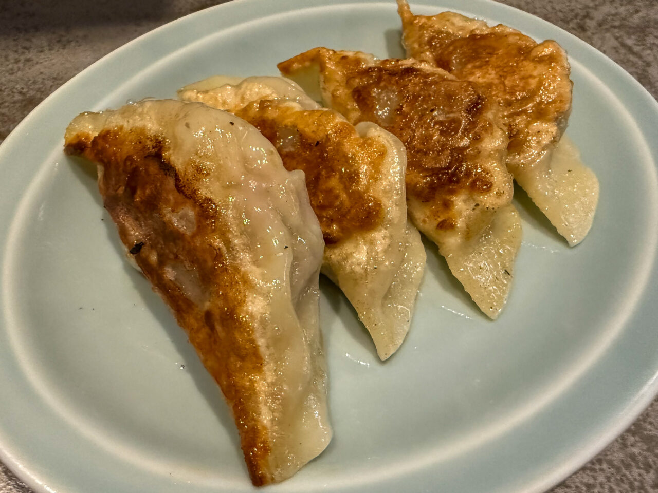 2026年4月 餃子と瓶 nikujiru