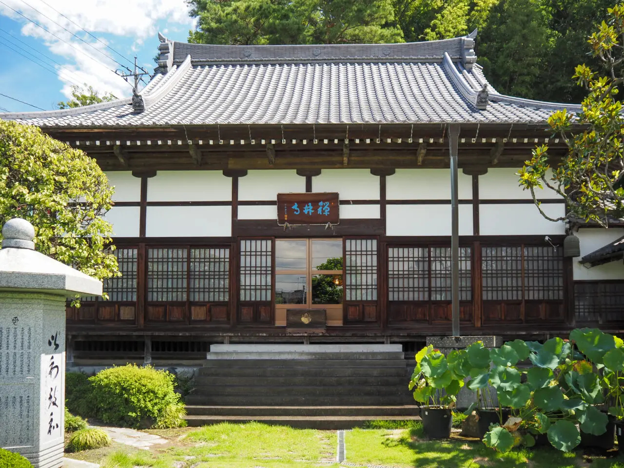 東谷山禅林寺の本殿