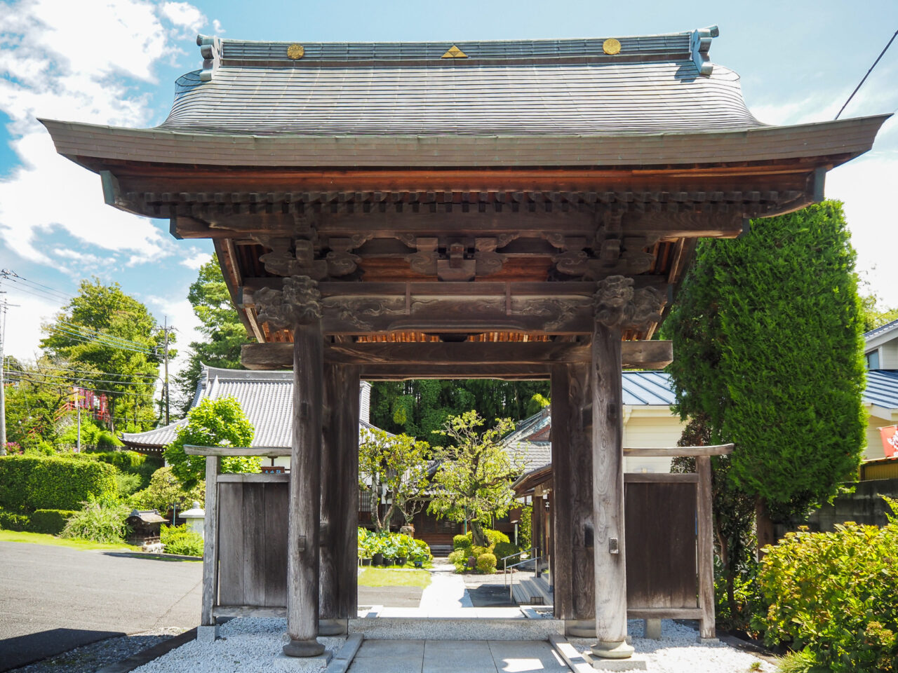 東谷山禅林寺の山門
