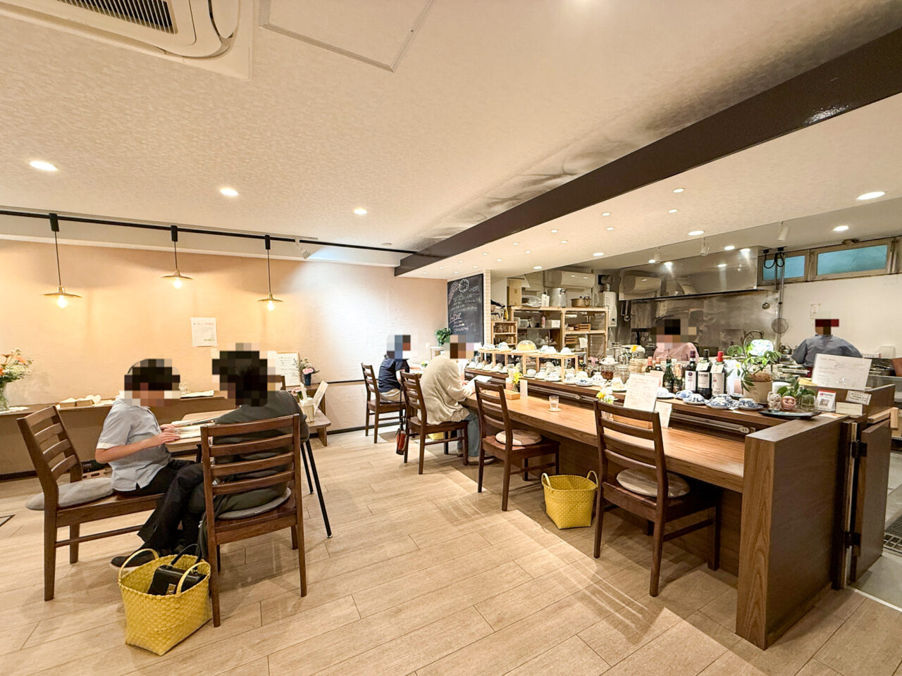 Surrenderの店内
