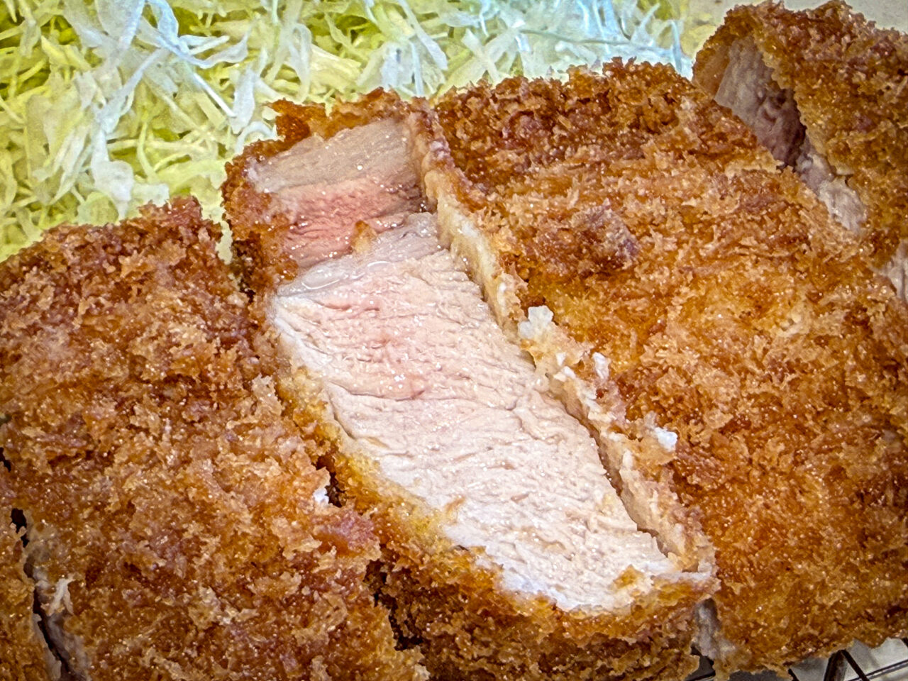 肉問屋直営「とんかつ芯」の「特選リブロースカツ」拡大