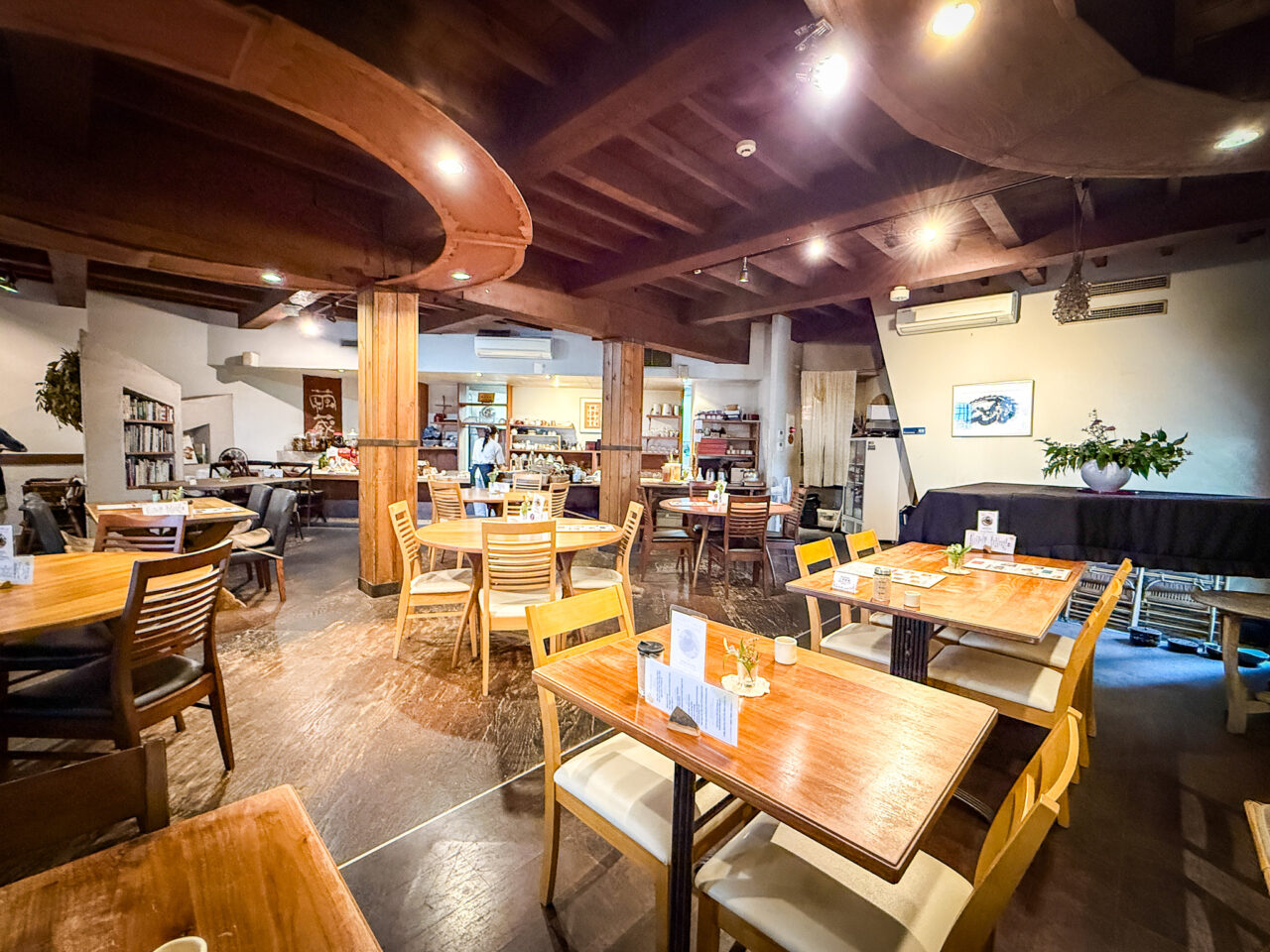 繭蔵の店内